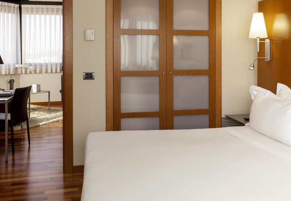 Ac Hotel Genova By Marriott Εξωτερικό φωτογραφία