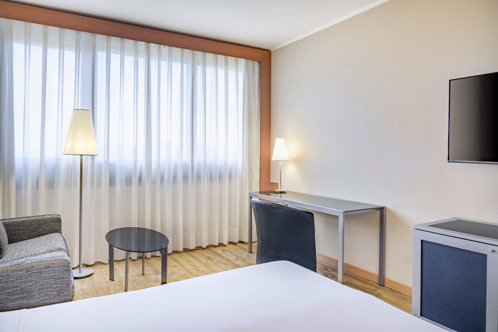 Ac Hotel Genova By Marriott Εξωτερικό φωτογραφία